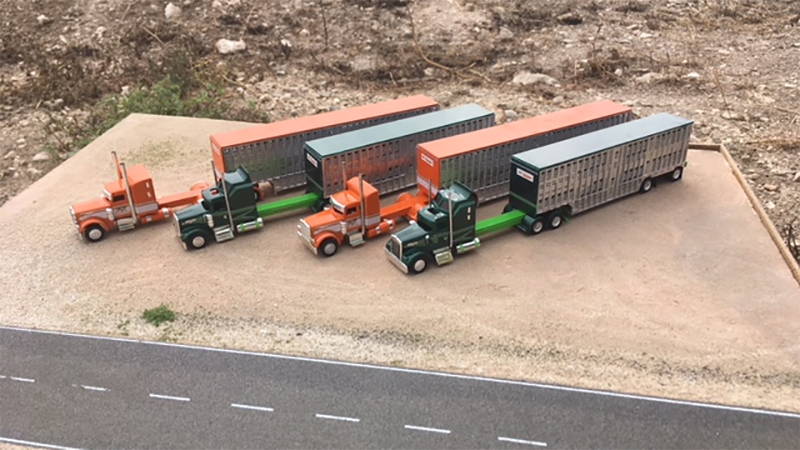 toy peterbilt cattle trucks