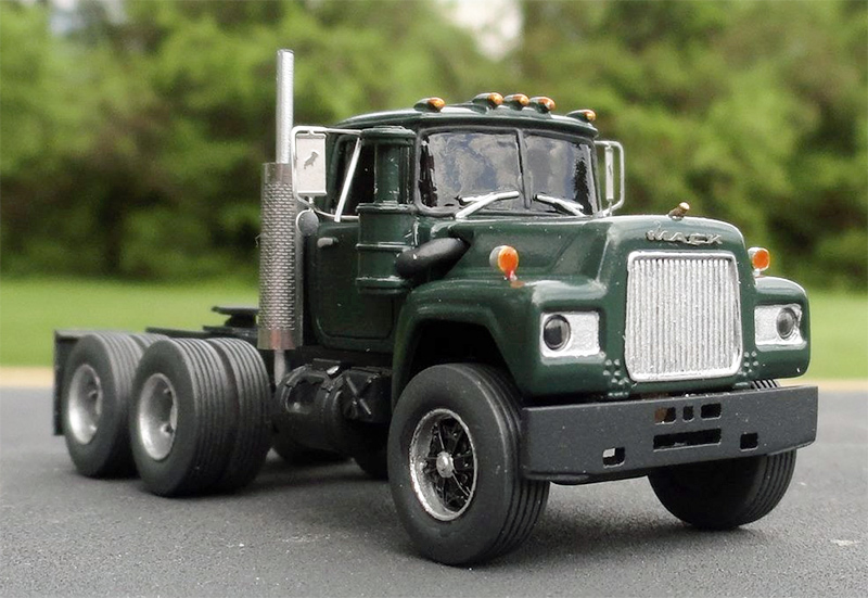 Mack R600 Truck Tractor - By William (Ralph) Ratcliffe.