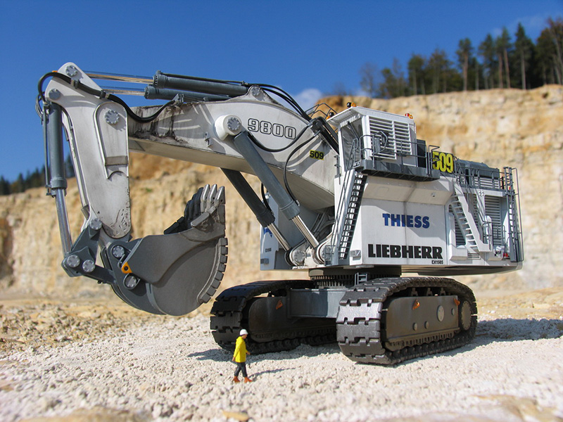 Liebherr 9800 mining store excavator