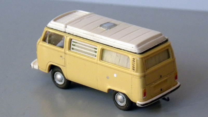 Radio Controlled Volkswagen Bus - By Hartmut Peters